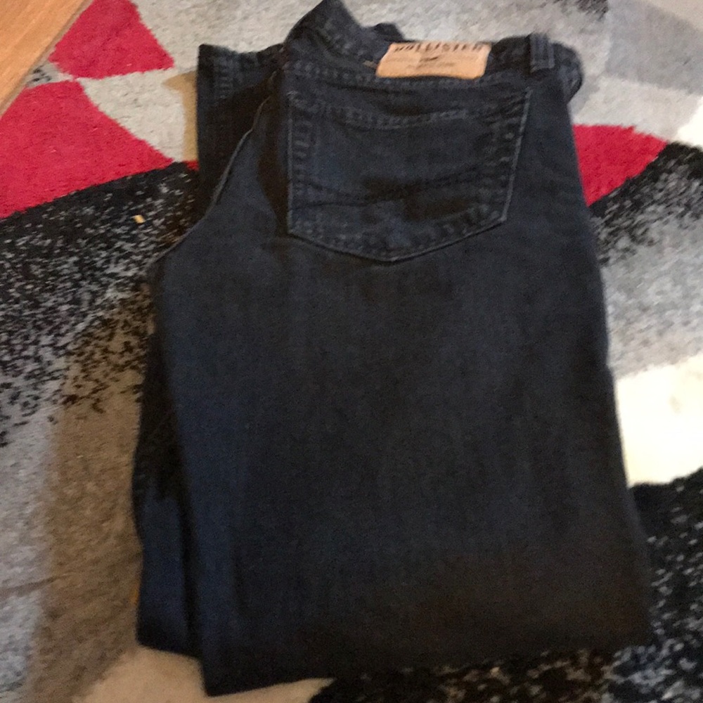 Hollister Men’s Black Jeans.